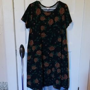 Large Carly black with roses